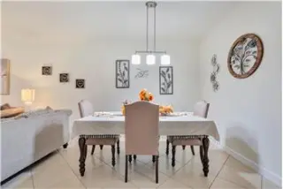 Propiedad en alquiler con 3 dormitorios y 2.5 baños en COCONUT CREEK