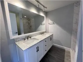 Propiedad de alquiler con 2 dormitorios y 2.5 baños en WEST PALM BEACH