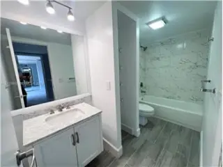 Propiedad de alquiler con 2 dormitorios y 2.5 baños en WEST PALM BEACH