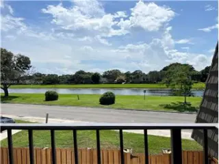 Propiedad de alquiler con 2 dormitorios y 2.5 baños en WEST PALM BEACH