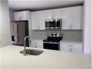 Propiedad de alquiler con 2 dormitorios y 2.5 baños en WEST PALM BEACH