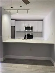 Propiedad de alquiler con 2 dormitorios y 2.5 baños en WEST PALM BEACH