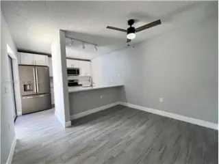 Propiedad de alquiler con 2 dormitorios y 2.5 baños en WEST PALM BEACH