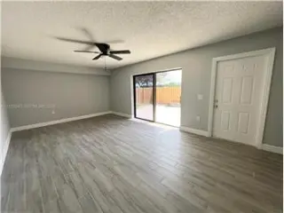 Propiedad de alquiler con 2 dormitorios y 2.5 baños en WEST PALM BEACH