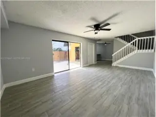 Propiedad de alquiler con 2 dormitorios y 2.5 baños en WEST PALM BEACH