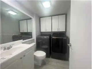 Propiedad de alquiler con 2 dormitorios y 2.5 baños en WEST PALM BEACH