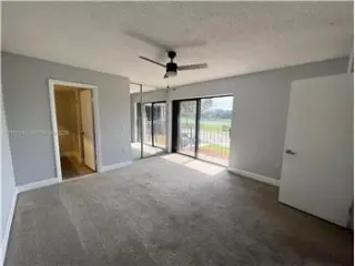 Propiedad de alquiler con 2 dormitorios y 2.5 baños en WEST PALM BEACH
