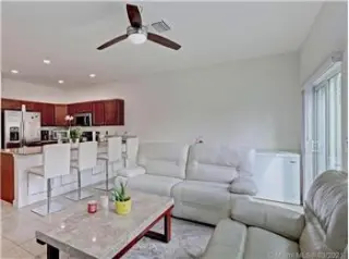 Propiedad de alquiler con 3 dormitorios y 2.5 baños en WEST PALM BEACH