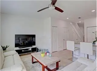 Propiedad de alquiler con 3 dormitorios y 2.5 baños en WEST PALM BEACH