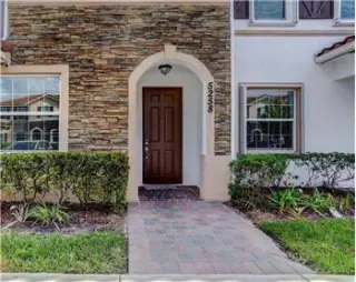 Propiedad de alquiler con 3 dormitorios y 2.5 baños en WEST PALM BEACH