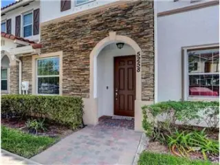 Propiedad de alquiler con 3 dormitorios y 2.5 baños en WEST PALM BEACH