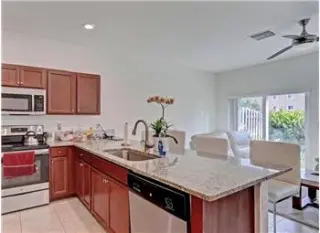 Propiedad de alquiler con 3 dormitorios y 2.5 baños en WEST PALM BEACH
