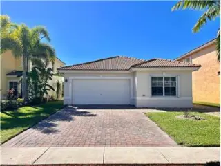 Propiedad de alquiler con 3 dormitorios y 2 baños en WEST PALM BEACH