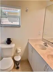 Propiedad de alquiler con 3 dormitorios y 2 baños en WEST PALM BEACH