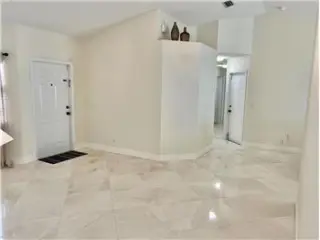 Propiedad de alquiler con 3 dormitorios y 2 baños en WEST PALM BEACH
