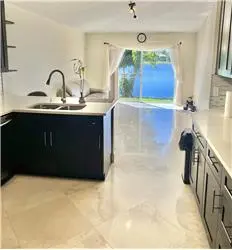 Propiedad de alquiler con 3 dormitorios y 2 baños en WEST PALM BEACH