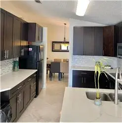 Propiedad de alquiler con 3 dormitorios y 2 baños en WEST PALM BEACH