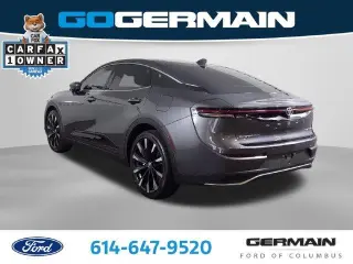 Sedán Toyota Crown 2024 AWD Platinum de 4 puertas