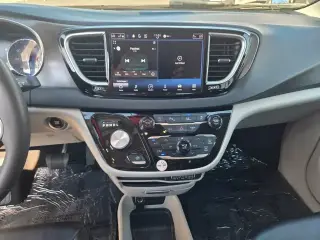 Chrysler Pacifica 2024 Touring L Monovolumen de 4 puertas
