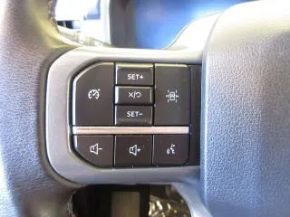 Ford F-150 Lightning 2024 AWD XLT 4dr SuperCrew 5.5 ft. SB