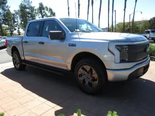 Ford F-150 Lightning 2024 AWD XLT 4dr SuperCrew 5.5 ft. SB