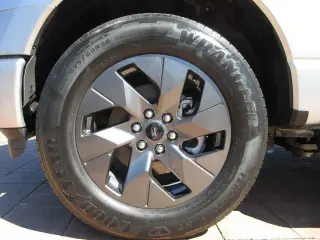 Ford F-150 Lightning 2024 AWD XLT 4dr SuperCrew 5.5 ft. SB