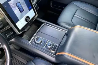 Ford Expedition 2023 4x4 Platinum 4dr SUV