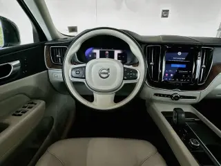 Volvo XC60 2022 tracción en todas las ruedas B5 Momentum 4p SUV