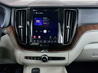 Volvo XC60 2022 tracción en todas las ruedas B5 Momentum 4p SUV