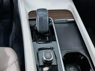 Volvo XC60 2022 tracción en todas las ruedas B5 Momentum 4p SUV