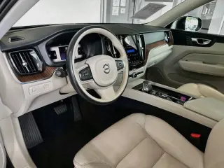 Volvo XC60 2022 tracción en todas las ruedas B5 Momentum 4p SUV