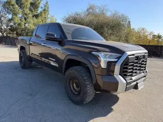 Toyota Tundra 2023 4x4 Limited 4dr CrewMax Cab Pickup SB