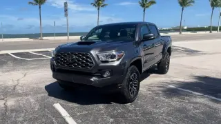 Toyota Tacoma 2021 4x2 TRD Sport 4p Doble Cab 5.0 ft CB Limpio CARFAX. Limpio CARFAX. RWD Automático de 6 velocidades 3.5L V6 Magnético Metálico 278cv LEV3-ULEV70 24V PDI DOHC de llegada reciente!