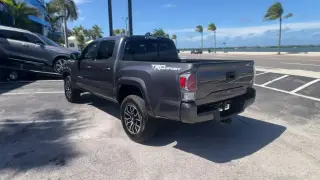 Toyota Tacoma 2021 4x2 TRD Sport 4p Doble Cab 5.0 ft CB Limpio CARFAX. Limpio CARFAX. RWD Automático de 6 velocidades 3.5L V6 Magnético Metálico 278cv LEV3-ULEV70 24V PDI DOHC de llegada reciente!