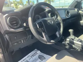 Toyota Tacoma 2021 4x2 TRD Sport 4p Doble Cab 5.0 ft CB Limpio CARFAX. Limpio CARFAX. RWD Automático de 6 velocidades 3.5L V6 Magnético Metálico 278cv LEV3-ULEV70 24V PDI DOHC de llegada reciente!