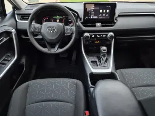 Toyota RAV4 2023 XLE SUV 4 puertas