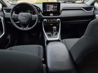 Toyota RAV4 2023 XLE SUV 4 puertas