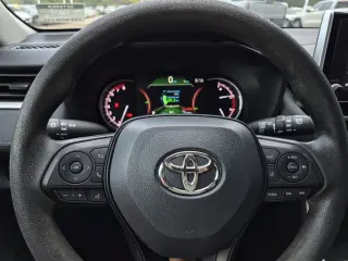 Toyota RAV4 2023 XLE SUV 4 puertas