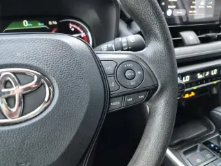 Toyota RAV4 2023 XLE SUV 4 puertas