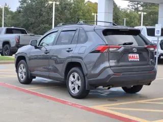 Toyota RAV4 2023 XLE SUV 4 puertas