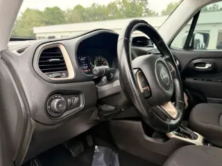 Jeep Renegade 2017 Latitude 4dr SUV