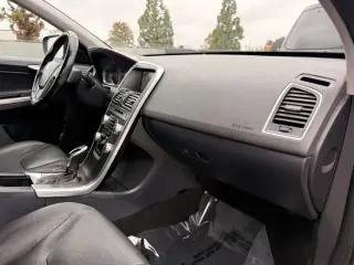 Volvo XC60 2015 AWD T5 Premier 4dr SUV (lanzamiento a mitad de año)
