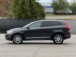 Volvo XC60 2015 AWD T5 Premier 4dr SUV (lanzamiento a mitad de año)