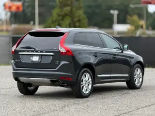 Volvo XC60 2015 AWD T5 Premier 4dr SUV (lanzamiento a mitad de año)