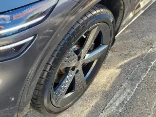 Genesis GV70 2023 AWD 2.5T Estándar 4dr SUV