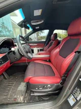 Genesis GV70 2023 AWD 2.5T Estándar 4dr SUV