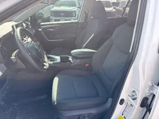 Toyota RAV4 2025 AWD XLE 4dr SUV
