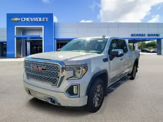 GMC Sierra 1500 2021 4x4 Denali 4dr Crew Cab con cabina de 5.8 ft. SB