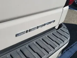 GMC Sierra 1500 2021 4x4 Denali 4dr Crew Cab con cabina de 5.8 ft. SB