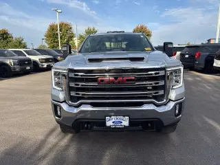 GMC Sierra 2500HD 2022 4x4 SLE 4dr Cabina de Tripulación de 4 puertas SB